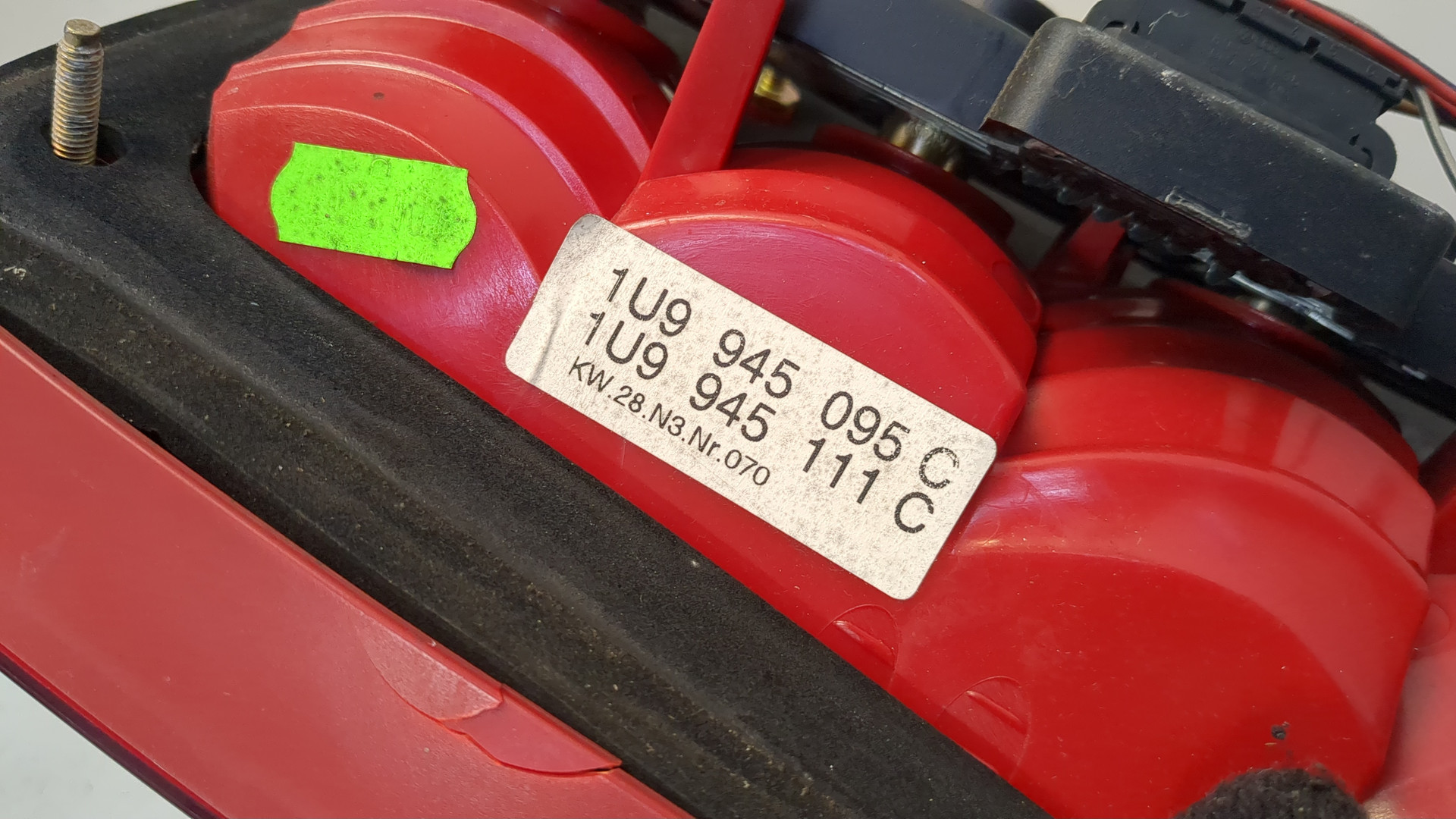 Фонарь задний левый