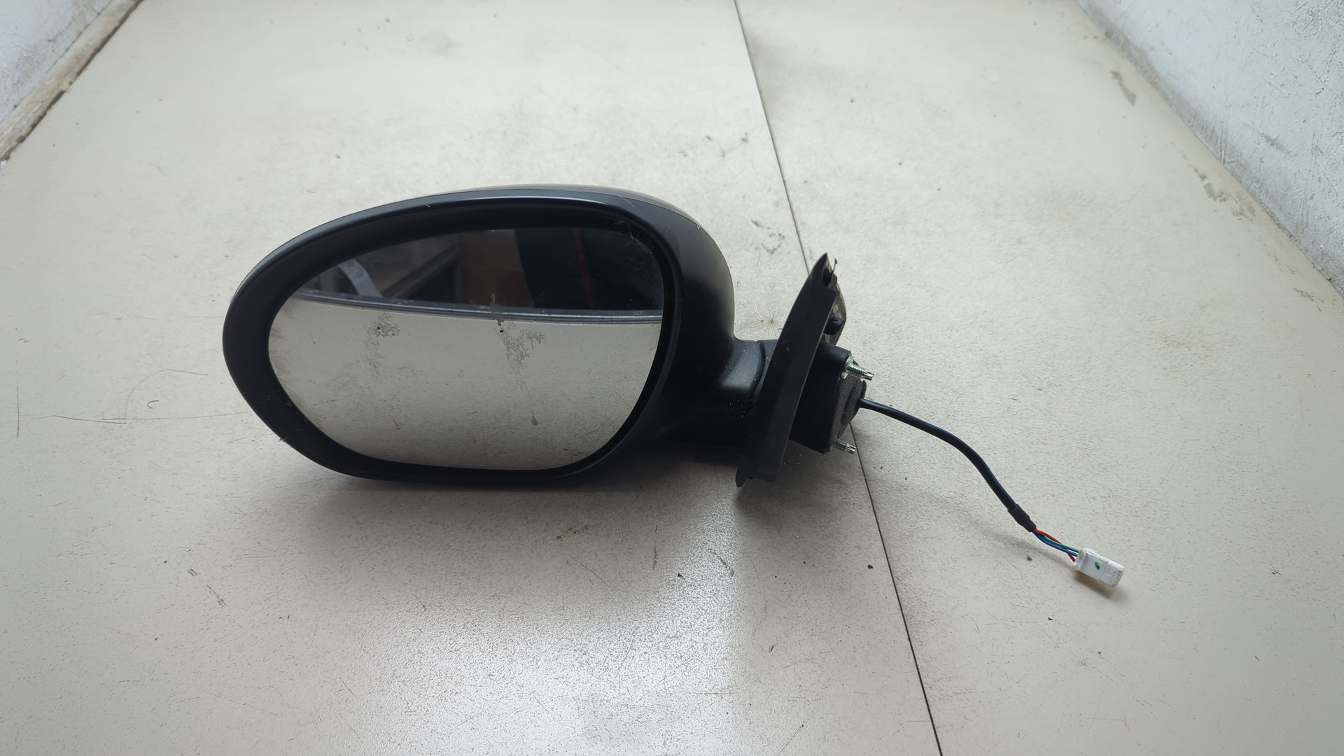 Зеркало левое электрическое