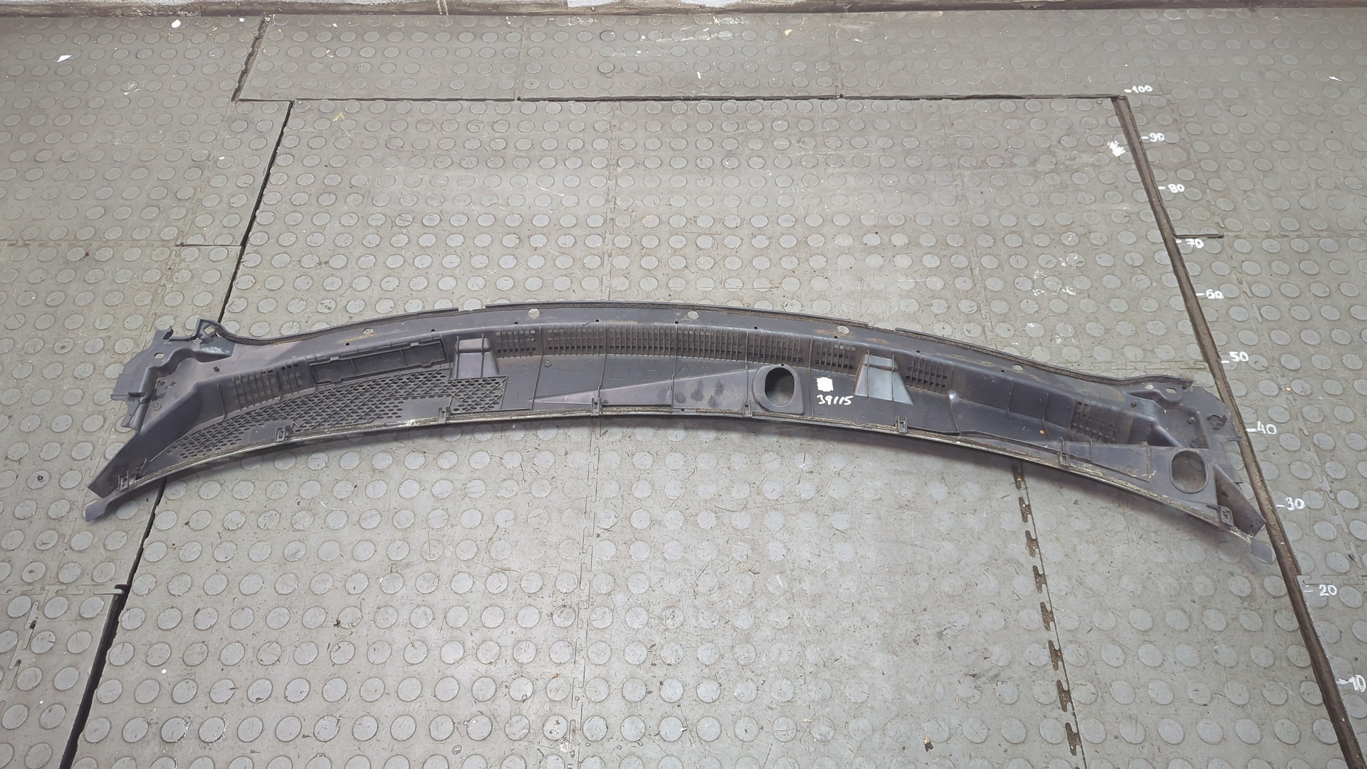 Решетка стеклоочистителей (Жабо)