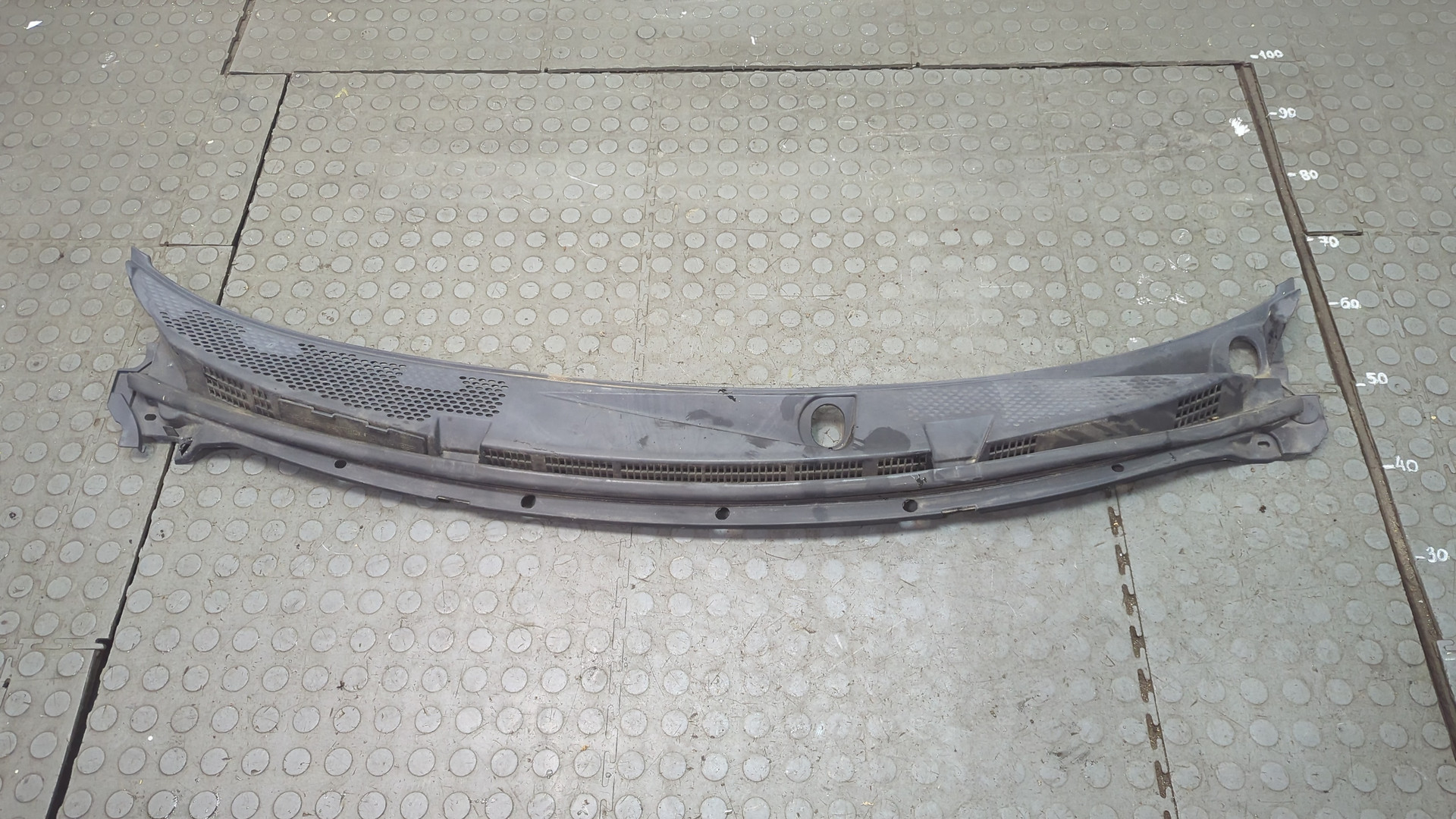 Решетка стеклоочистителей (Жабо)