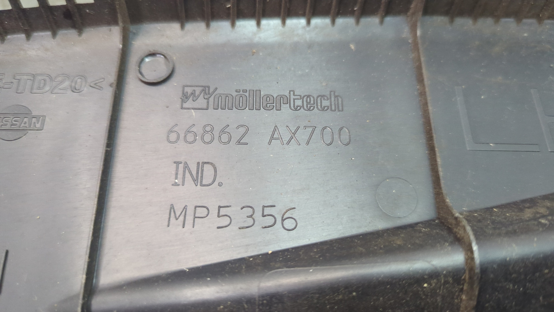 Решетка стеклоочистителей (Жабо)