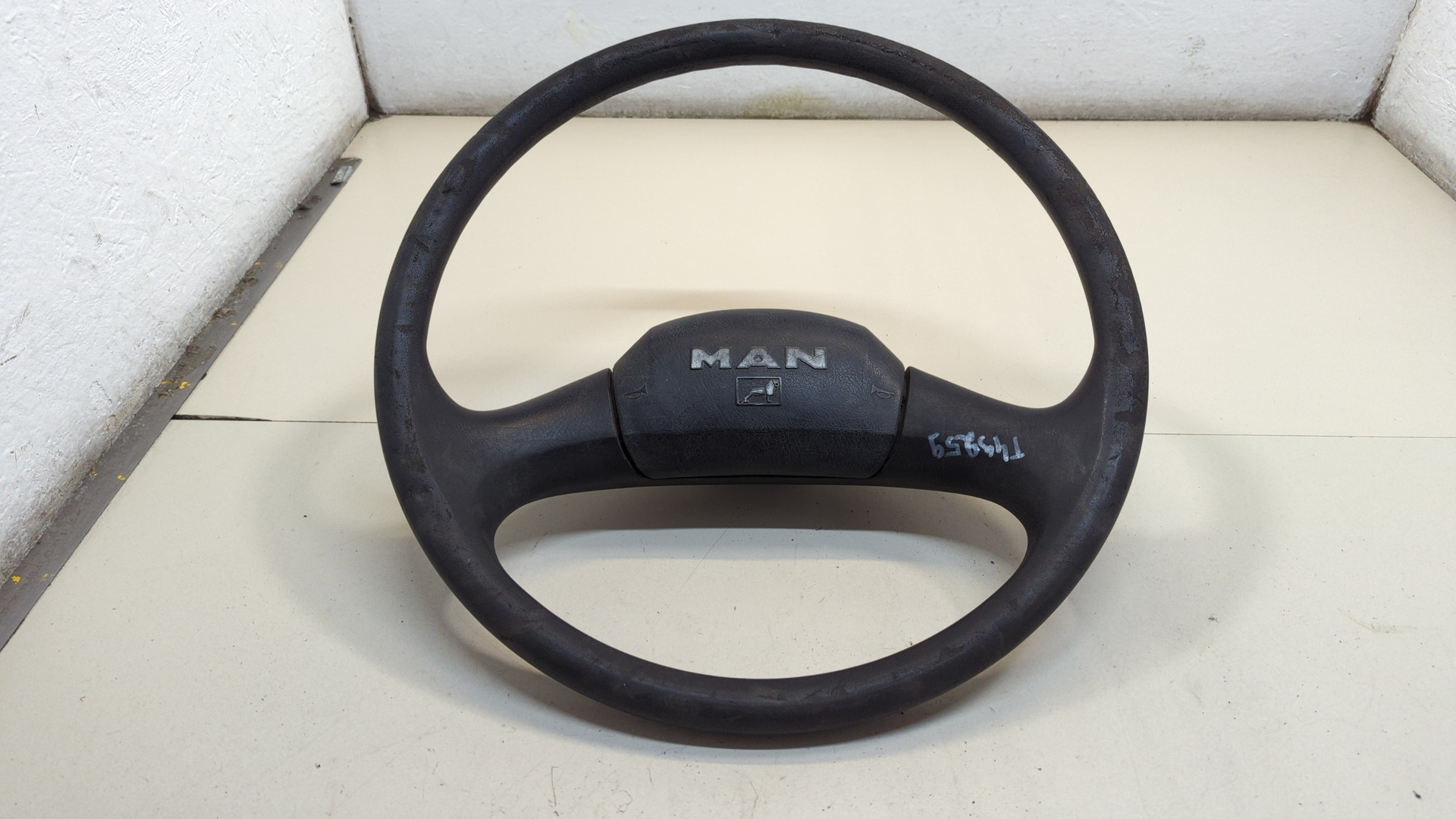 Рулевое колесо (руль)