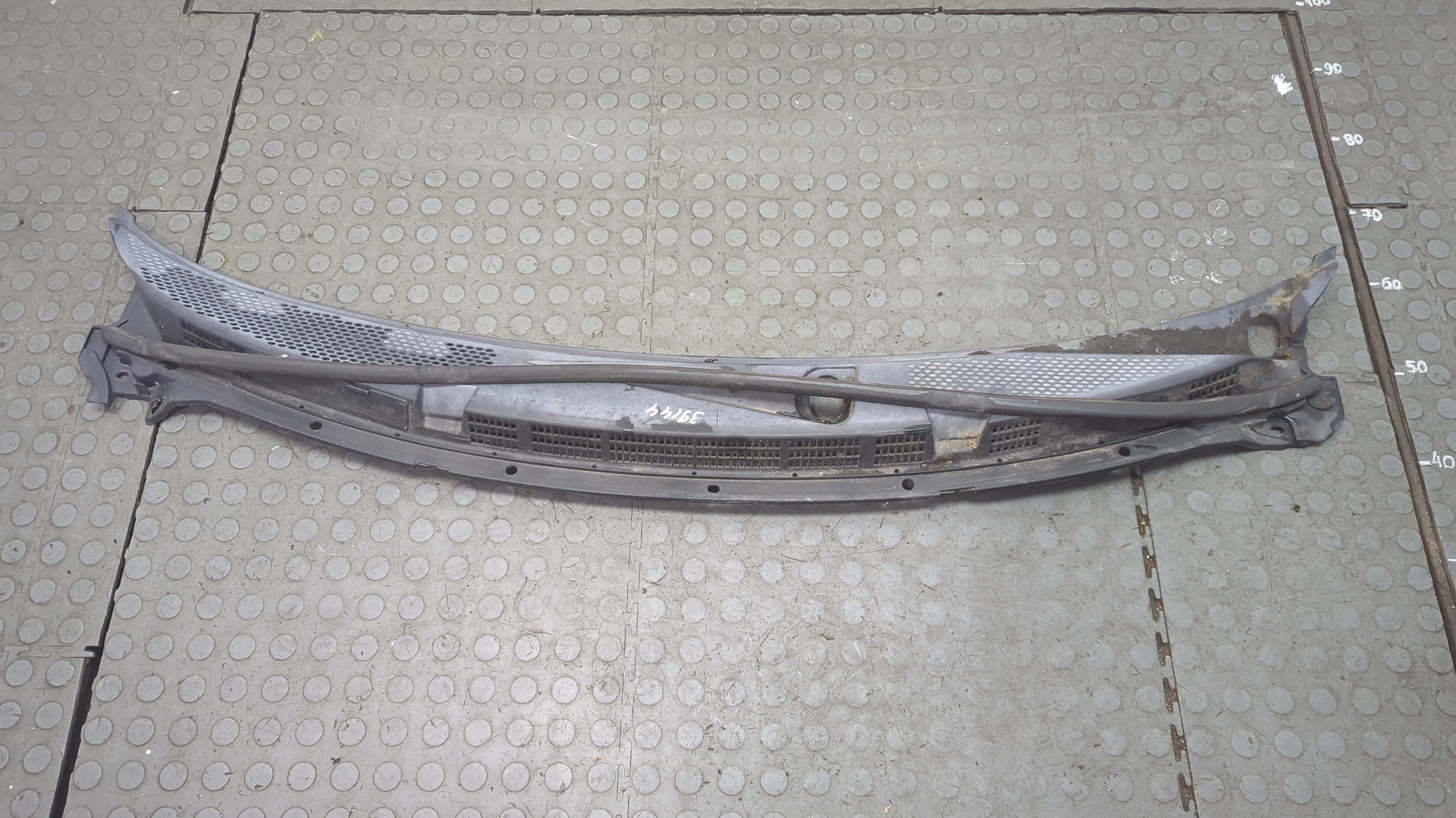 Решетка стеклоочистителей (Жабо)