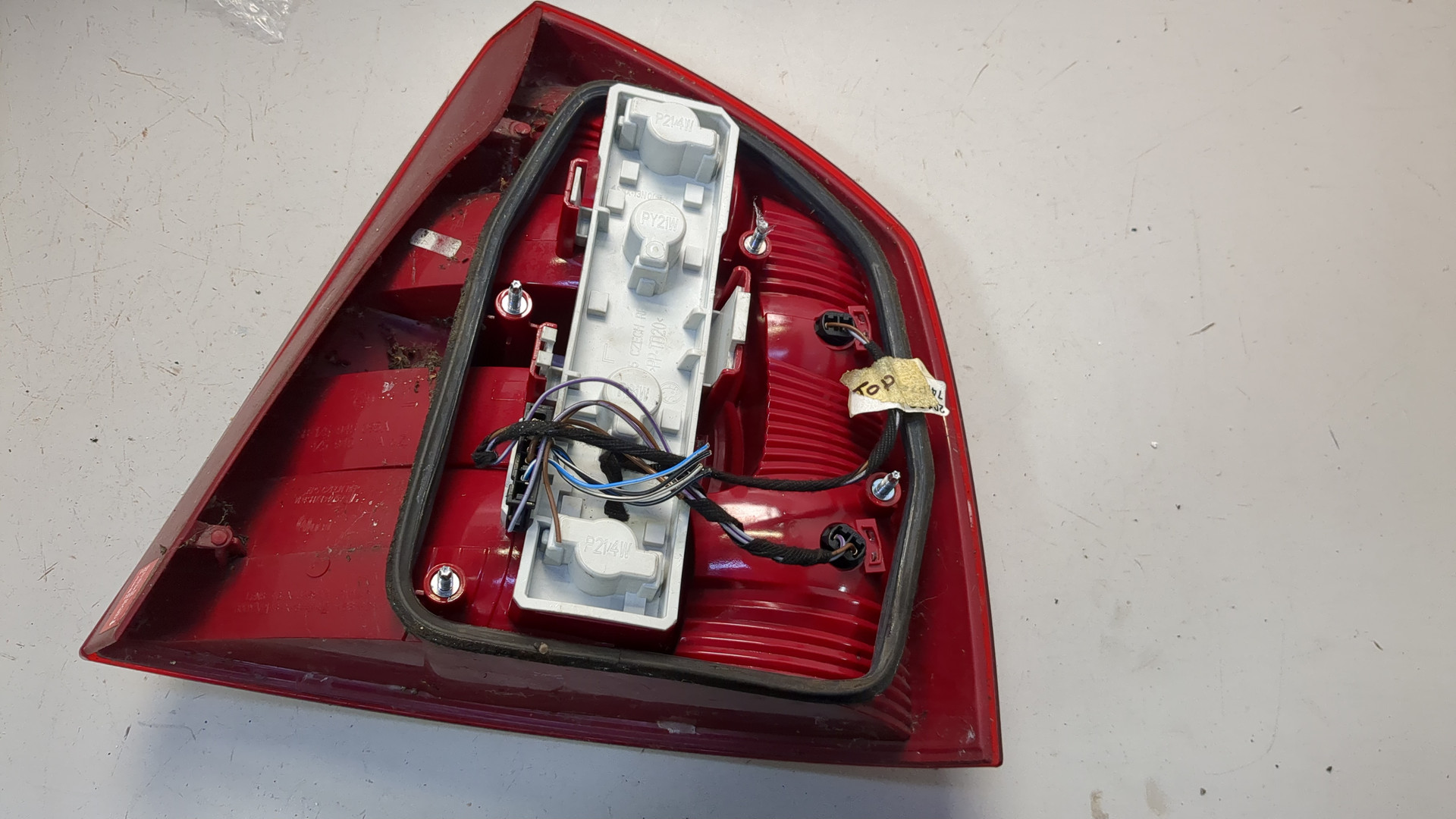 Фонарь задний левый