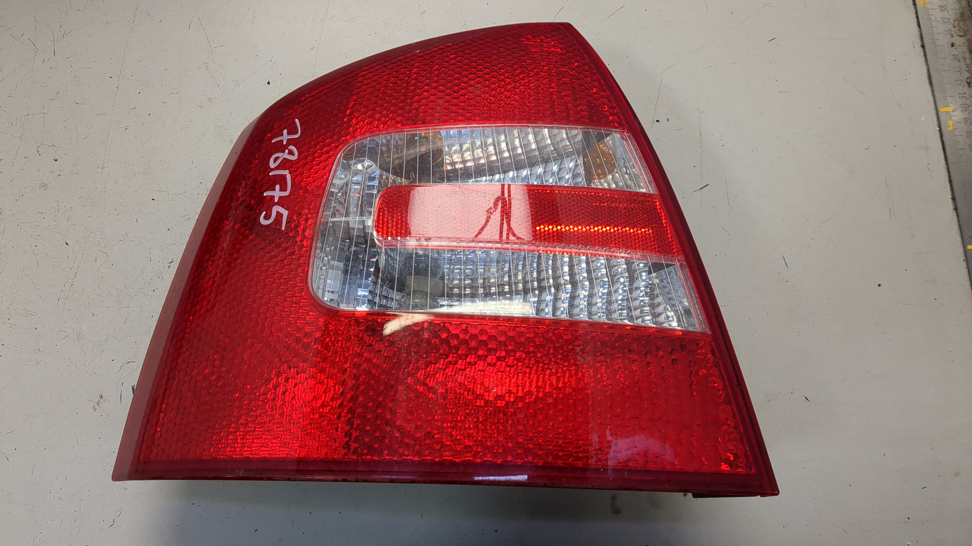 Фонарь задний левый