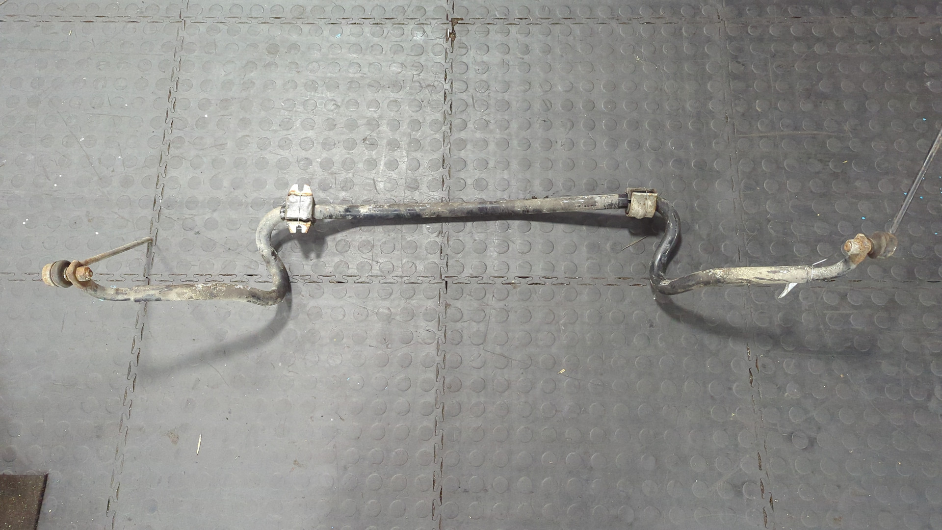 Стабилизатор передний