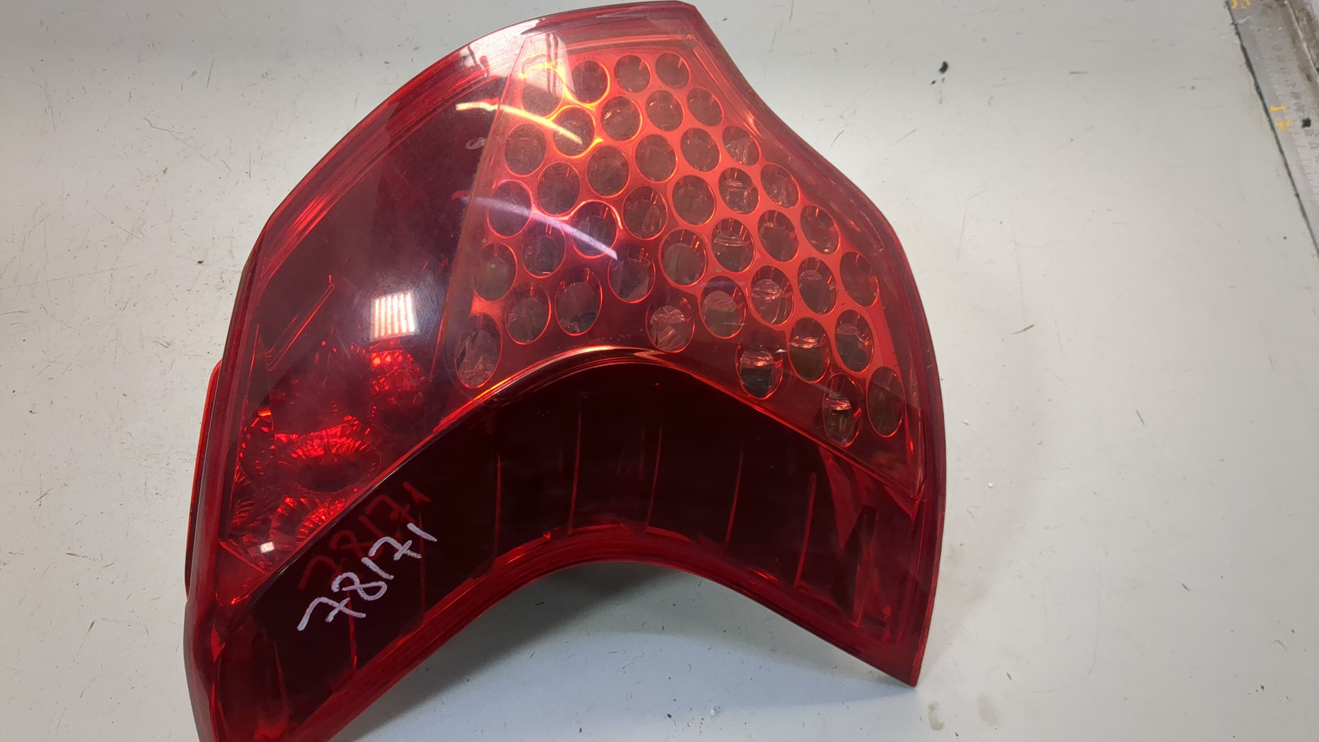 Фонарь задний левый