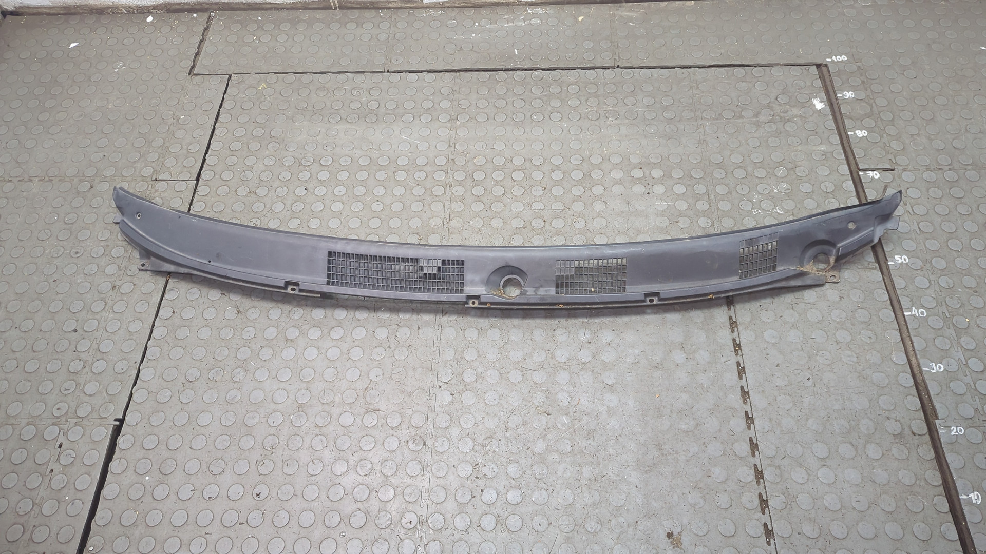 Решетка стеклоочистителей (Жабо)