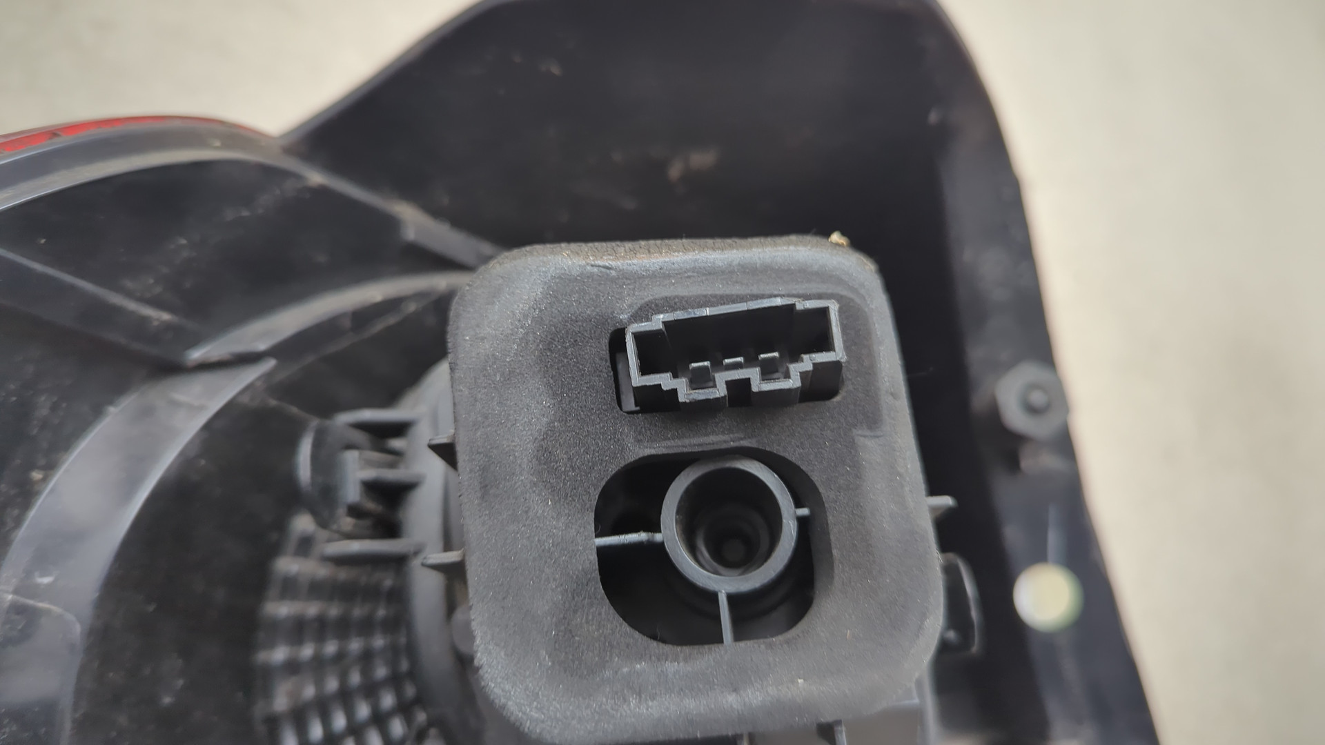 Фонарь задний правый