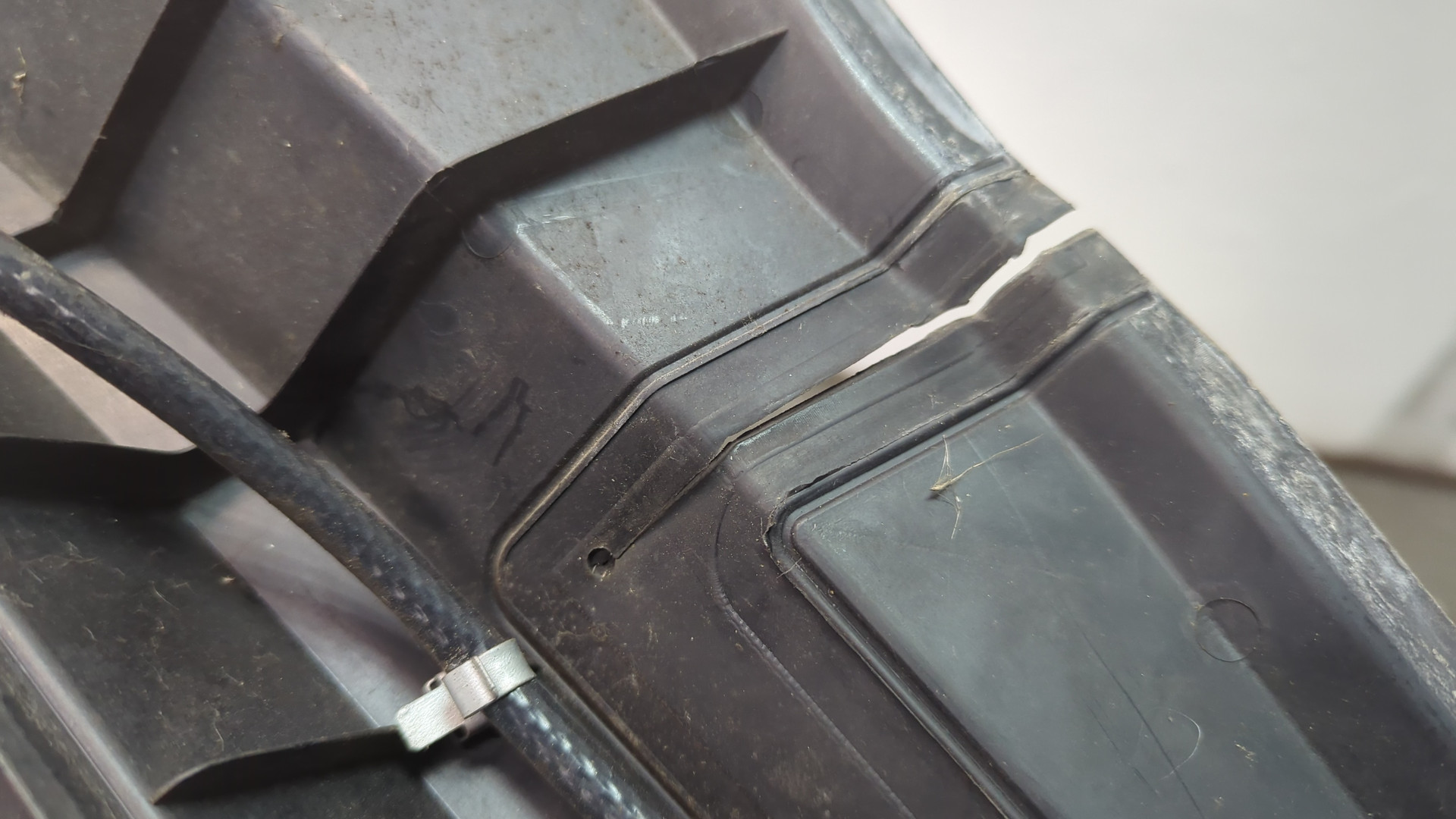 Решетка стеклоочистителей (Жабо)