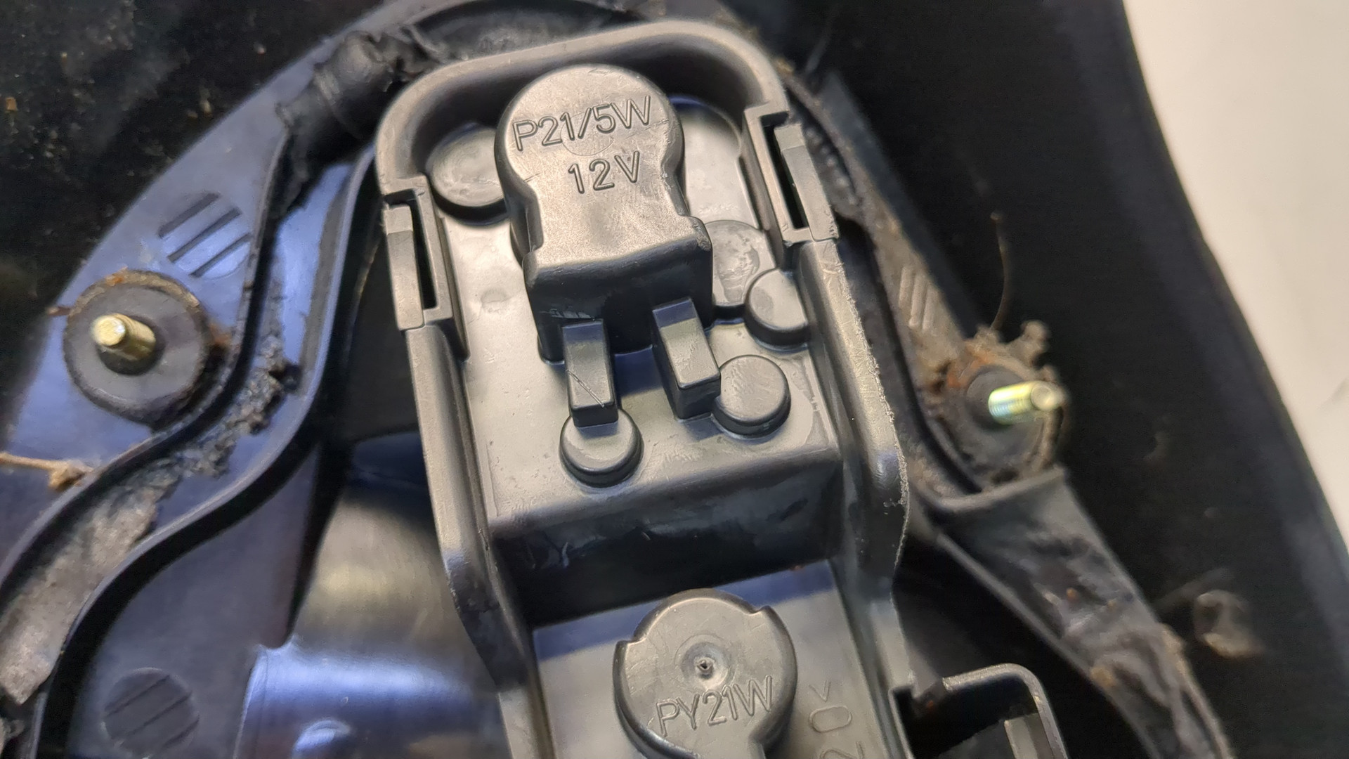 Фонарь задний правый