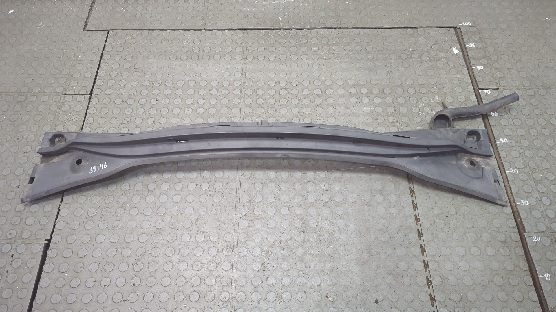 Решетка стеклоочистителей (Жабо)