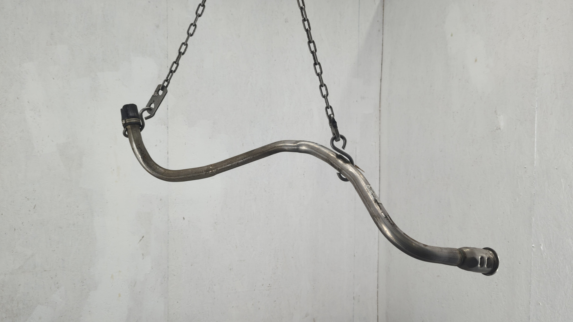 Горловина топливного бака