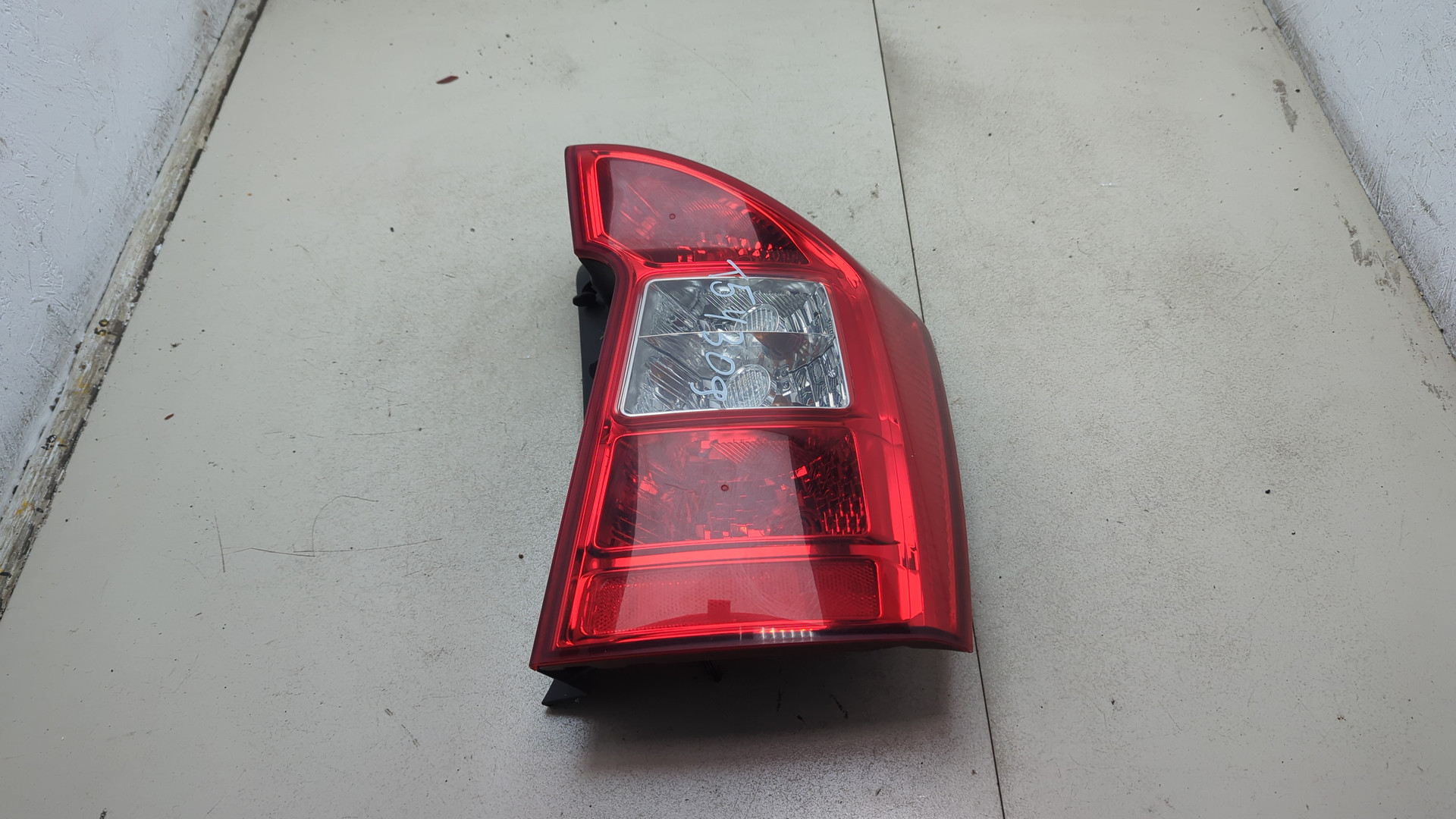 Фонарь задний правый