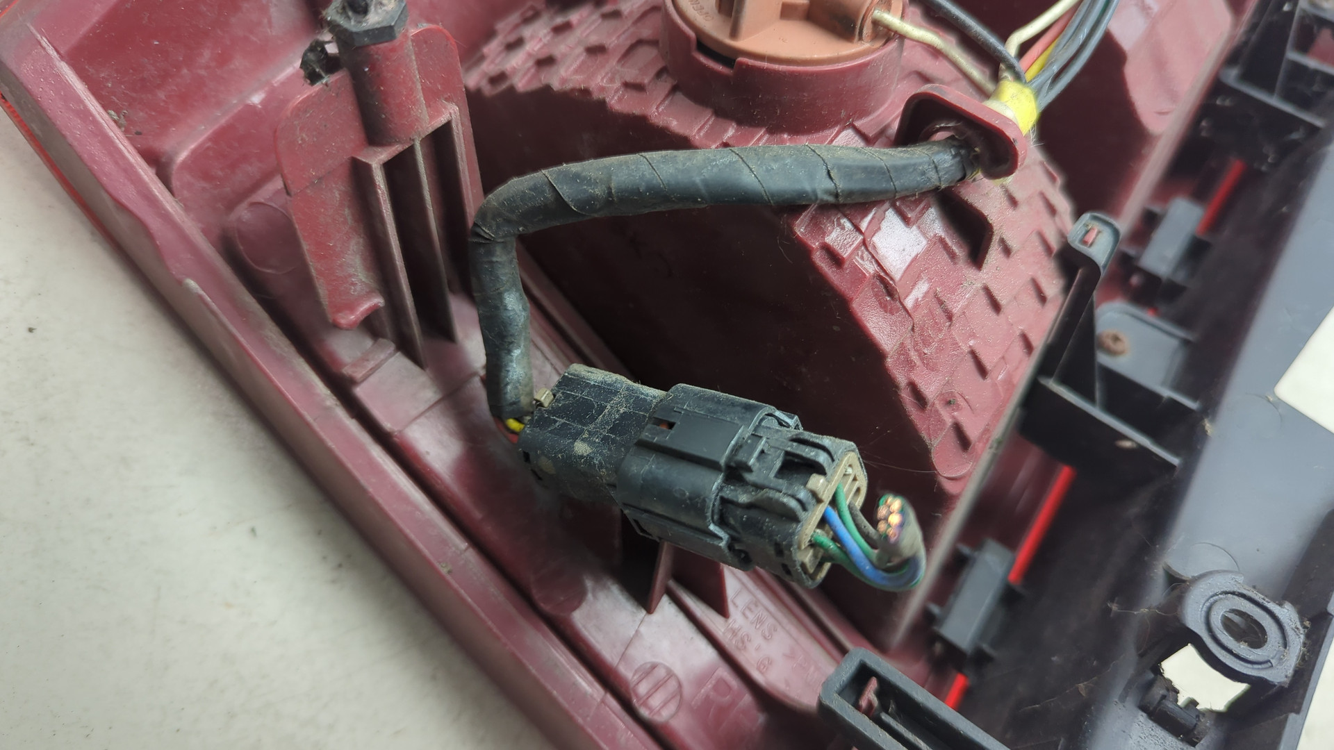 Фонарь задний правый