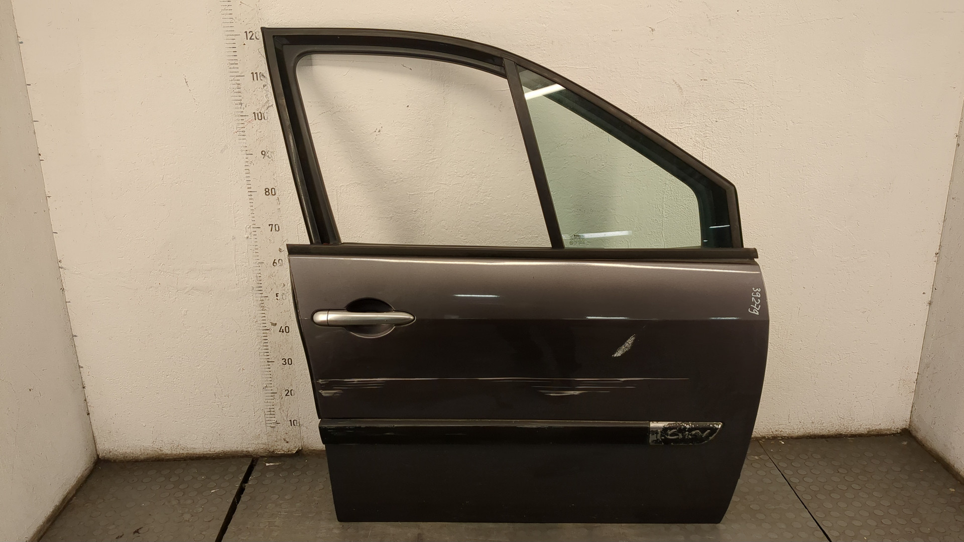 Дверь передняя правая