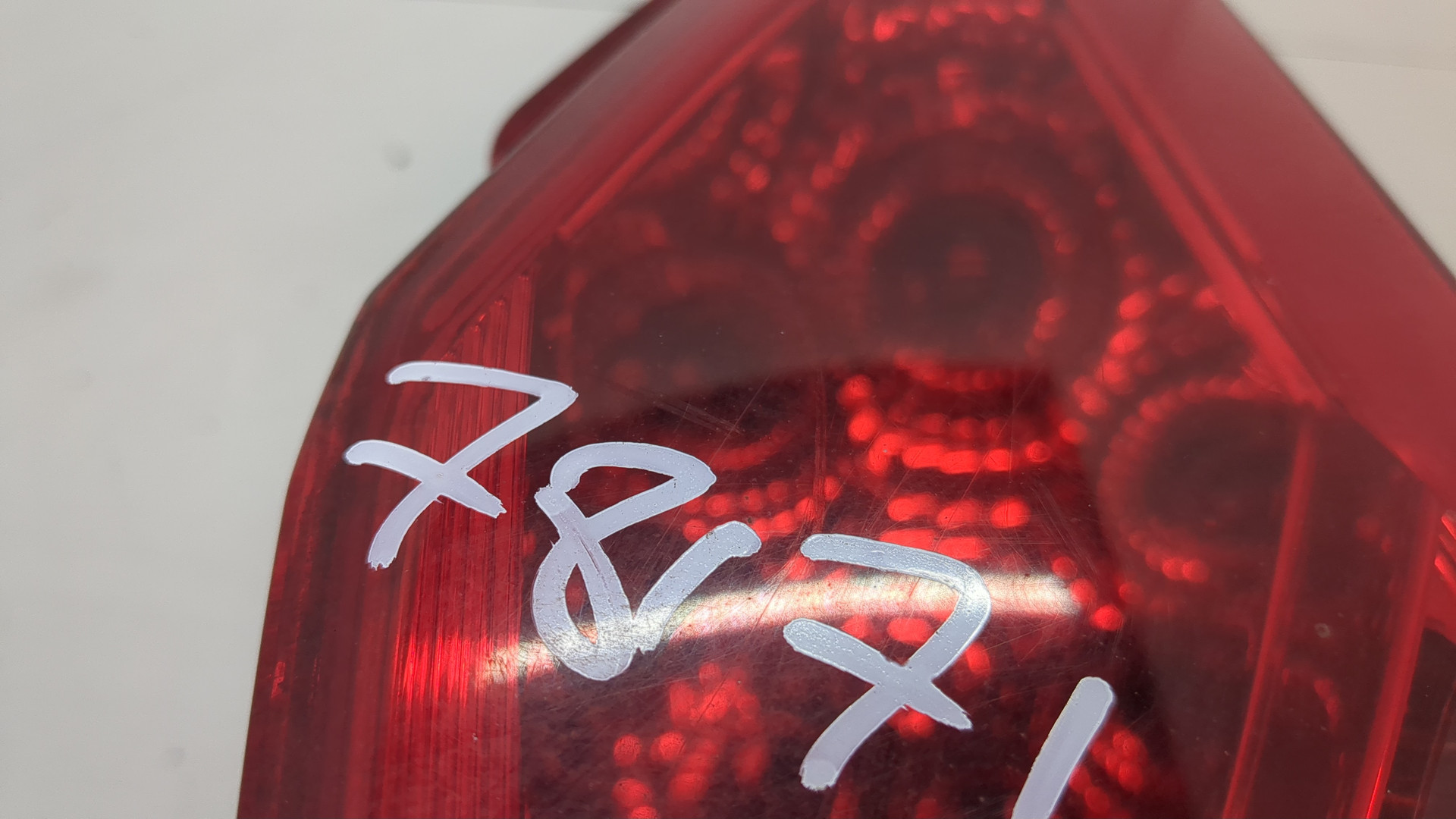 Фонарь задний правый