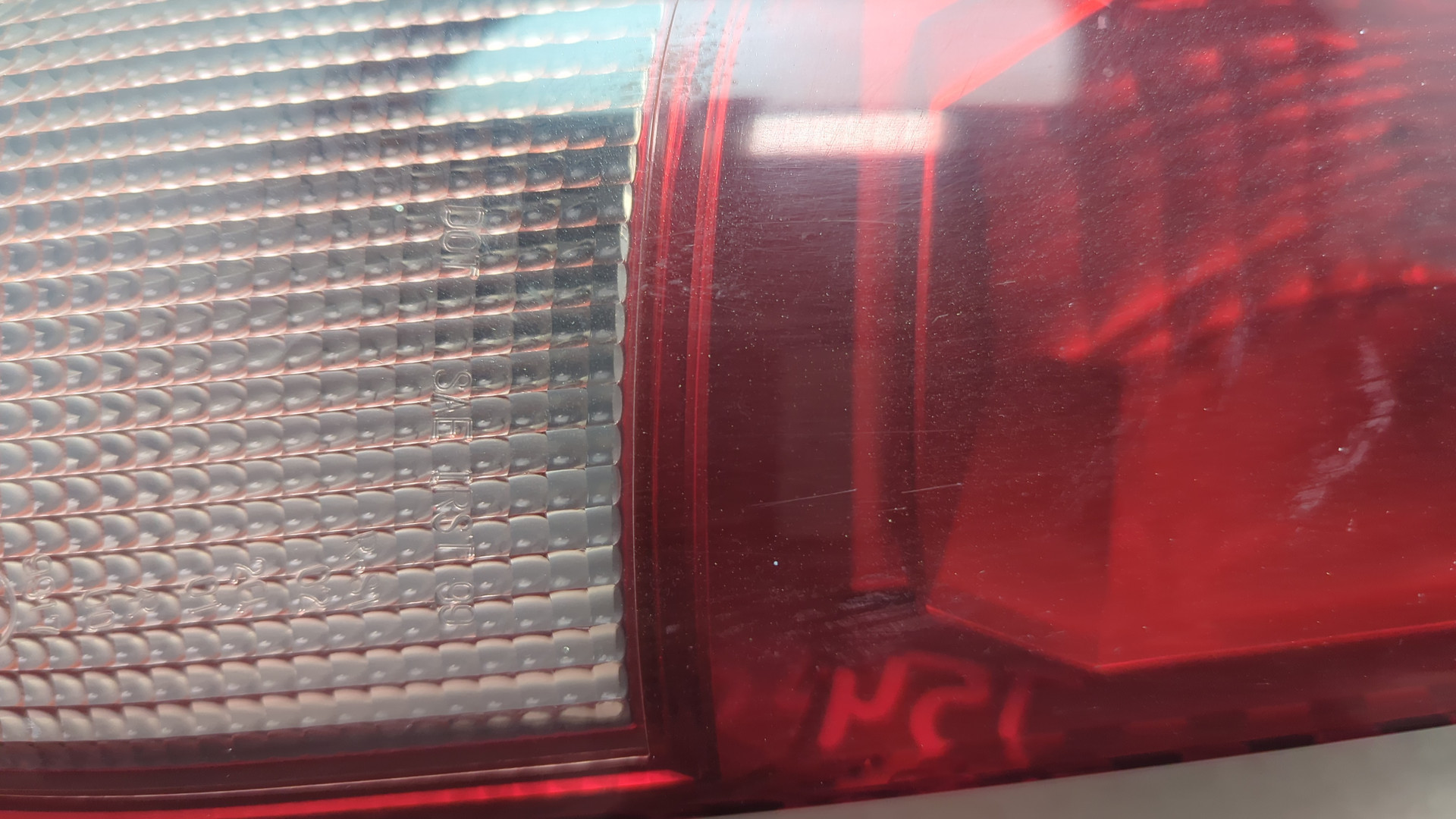 Фонарь задний левый