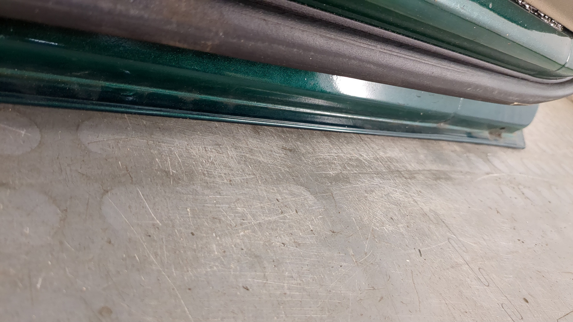 Дверь передняя левая