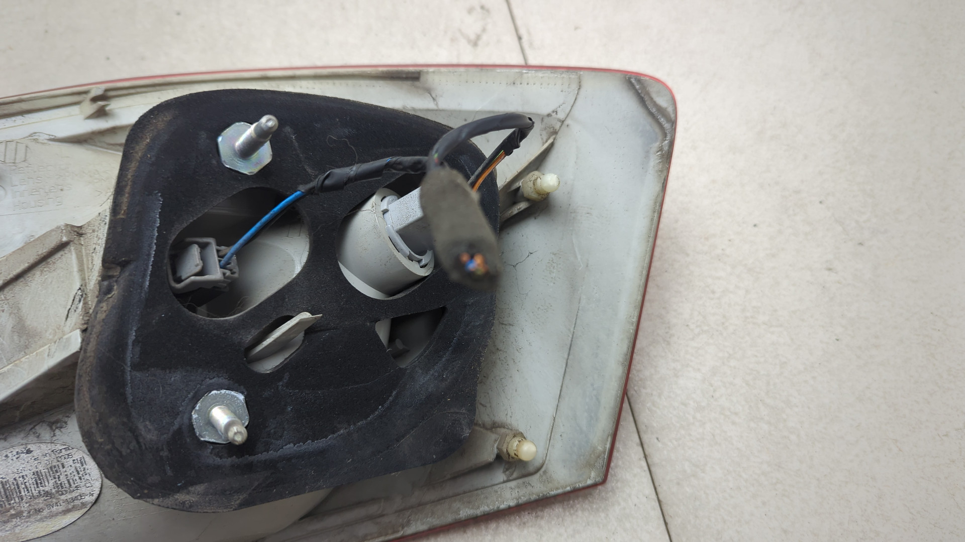 Фонарь задний левый