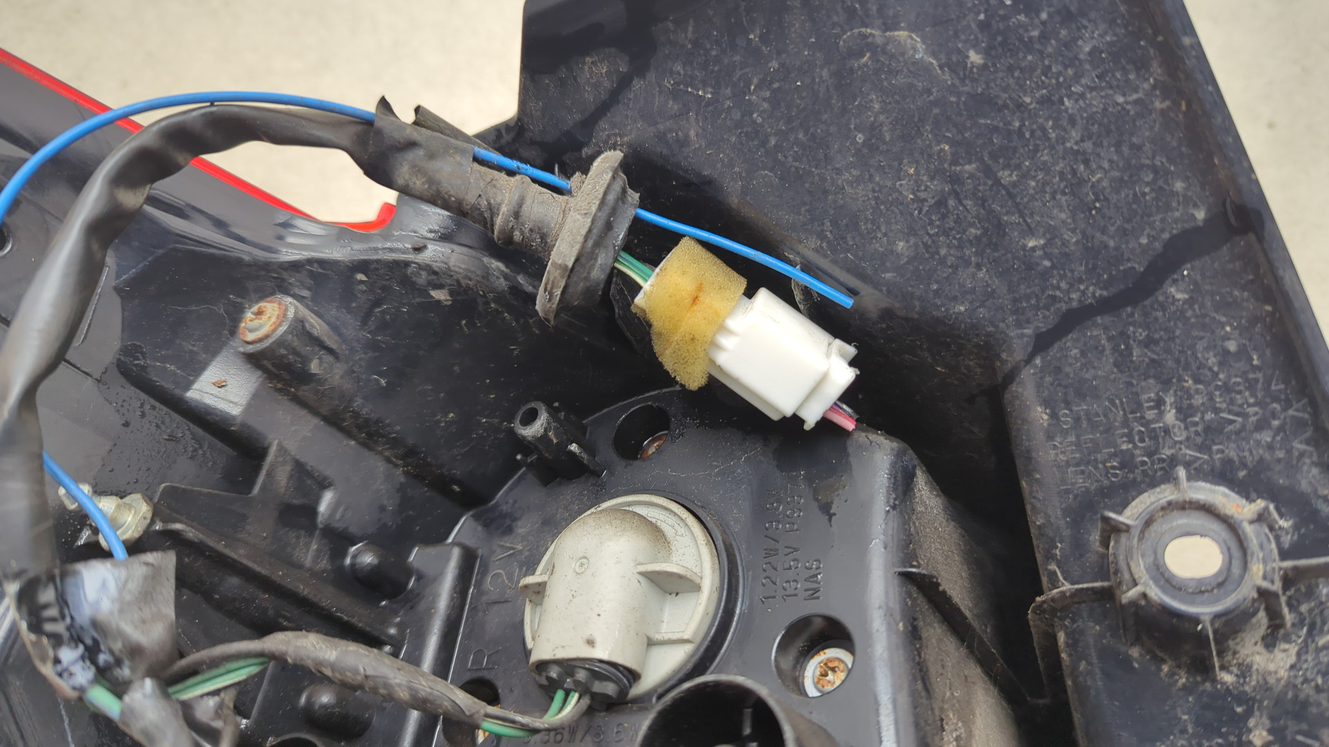 Фонарь задний правый