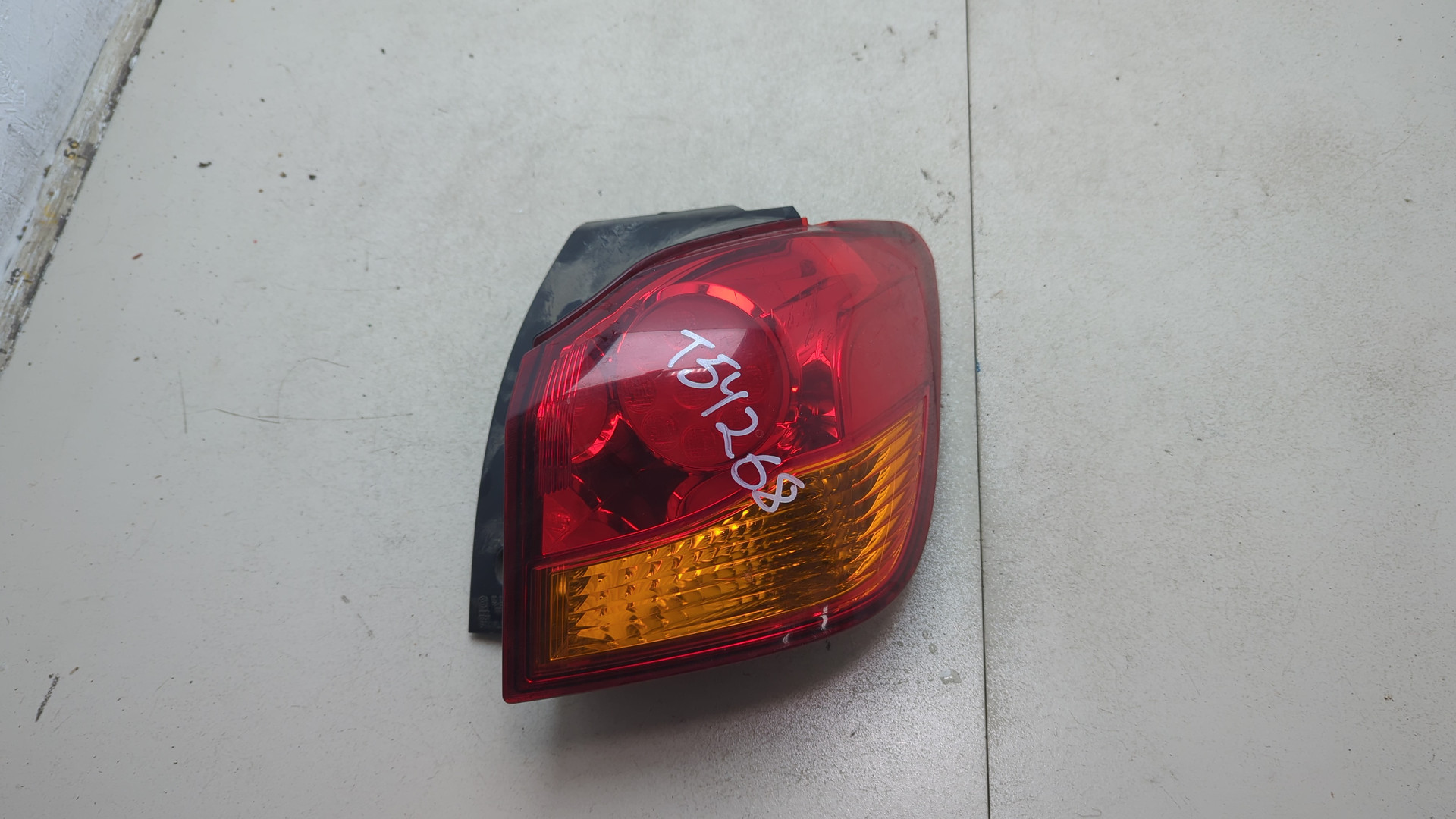 Фонарь задний правый