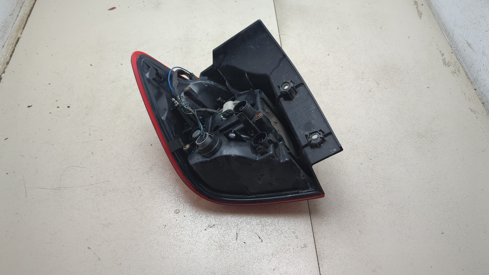 Фонарь задний правый