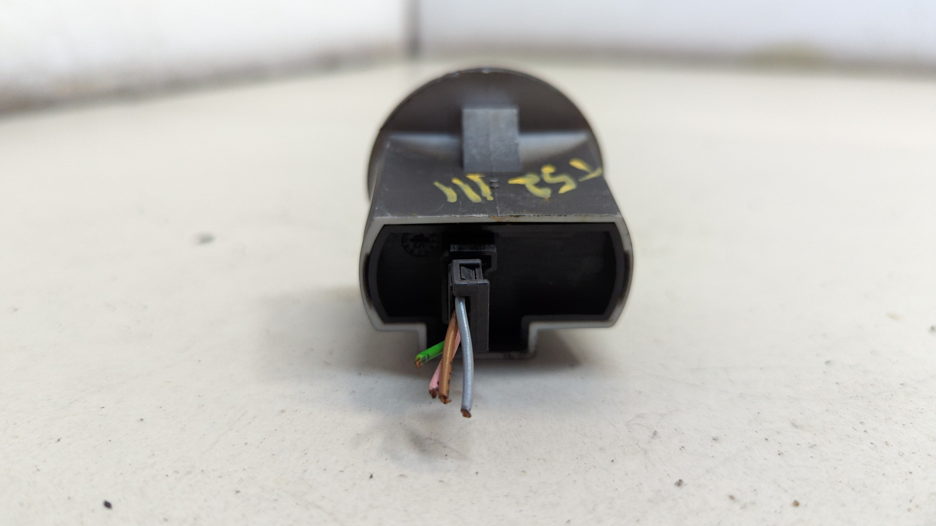 Кнопка корректора фар