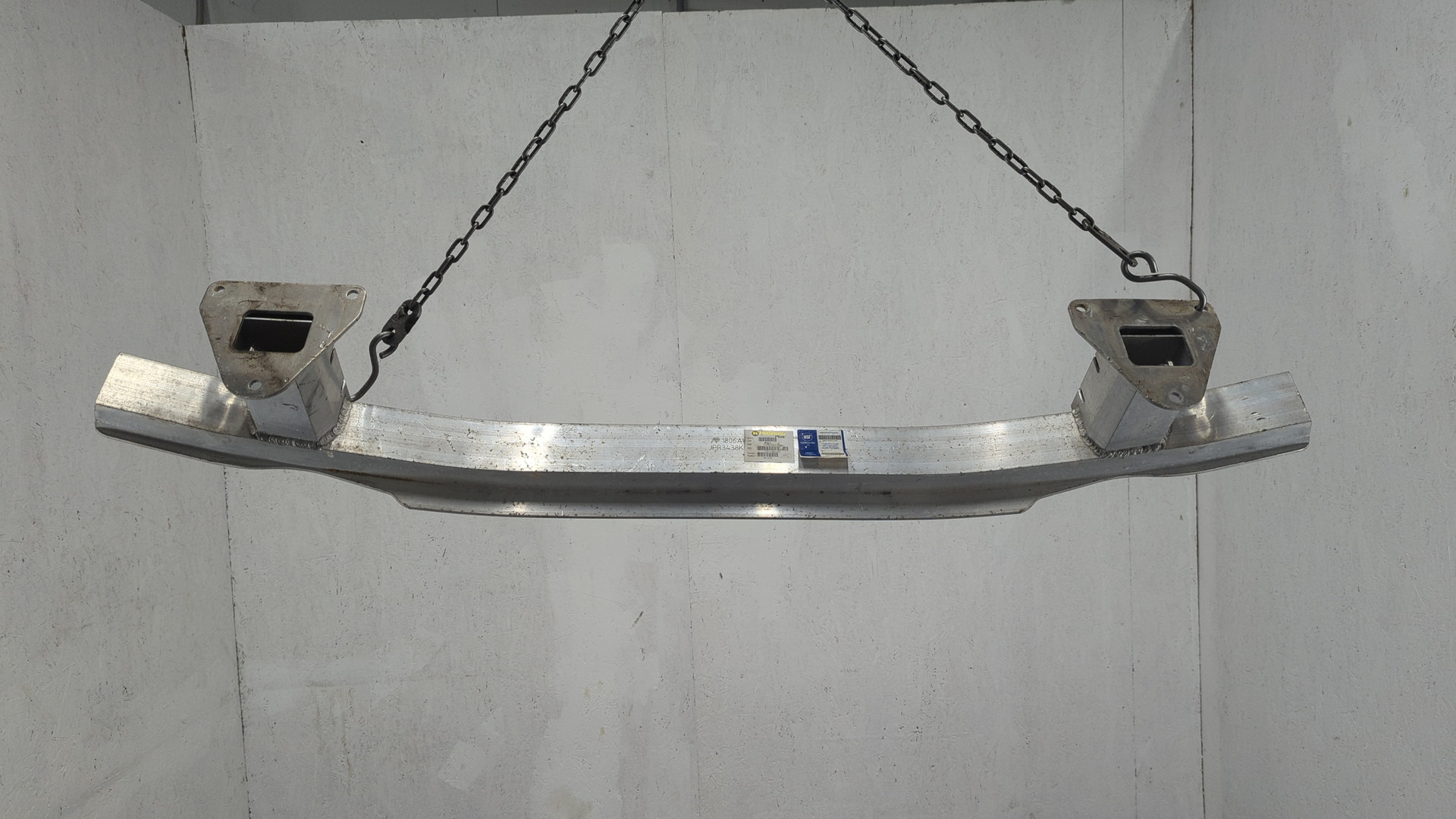 Усилитель заднего бампера