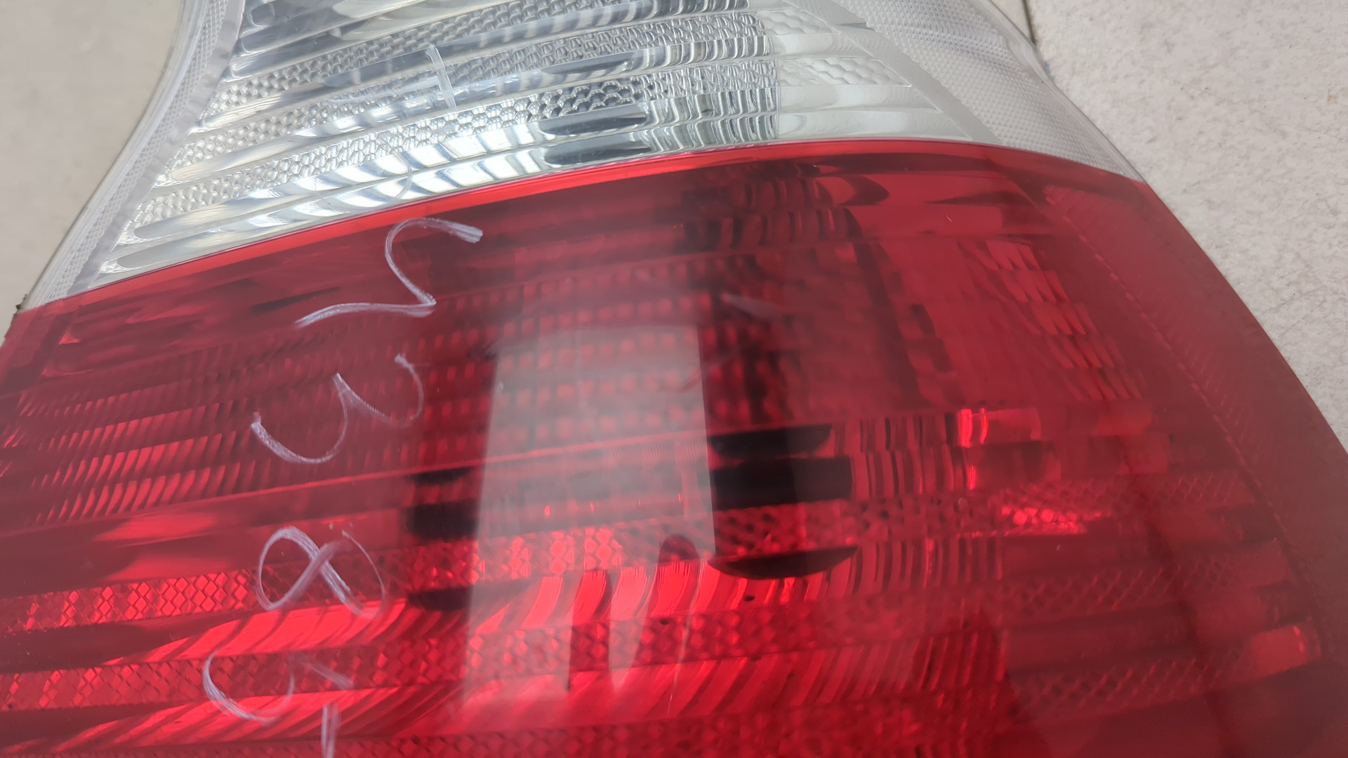 Фонарь задний правый