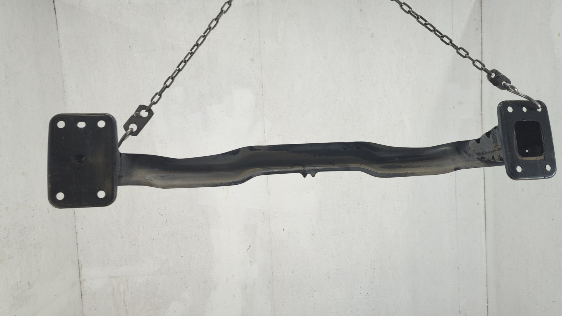 Усилитель заднего бампера