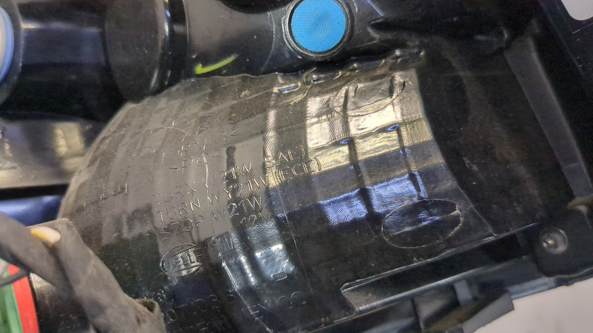 Фонарь задний правый