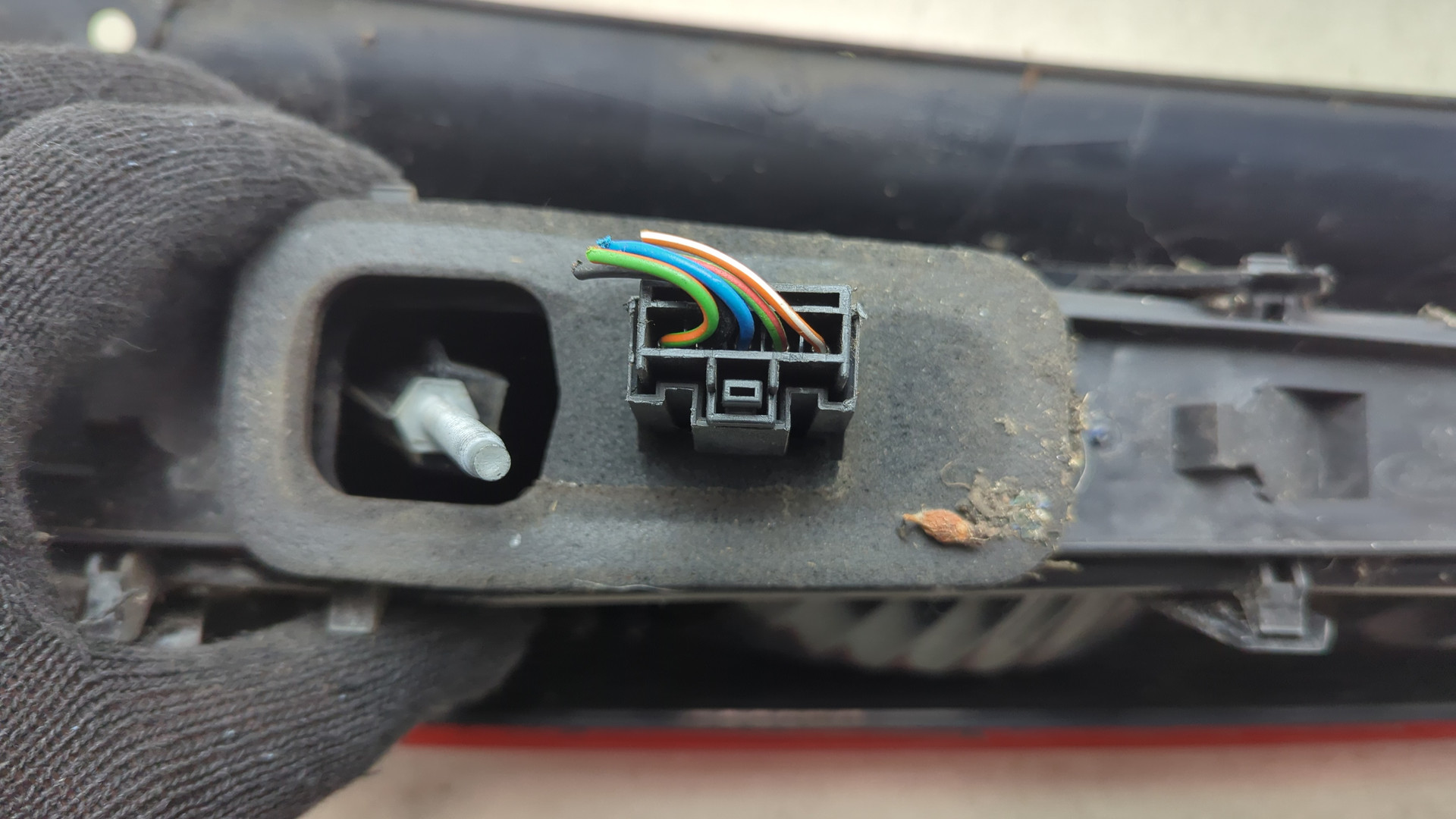 Фонарь задний левый