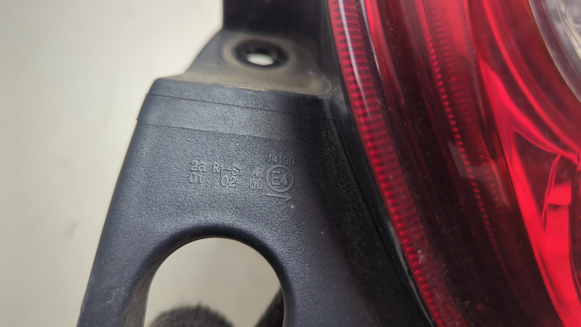 Фонарь задний правый