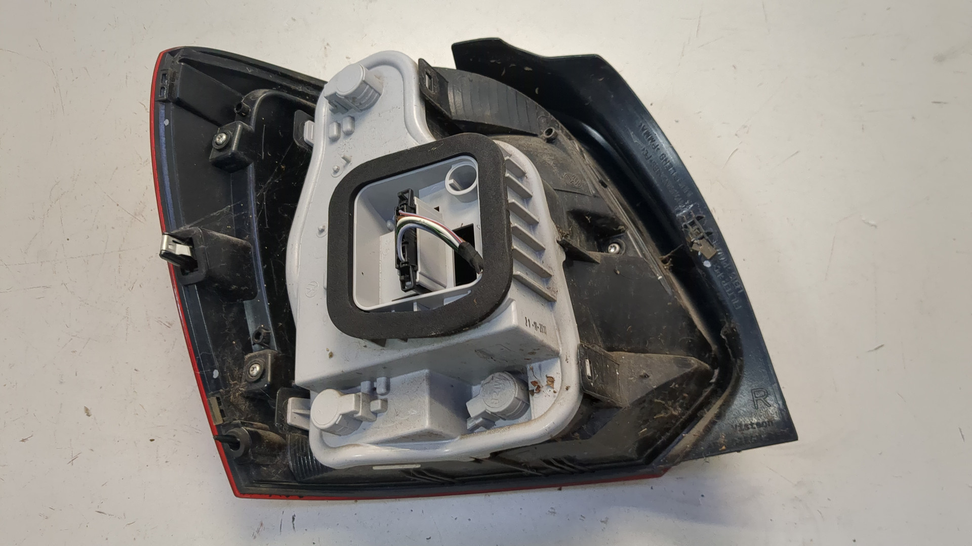 Фонарь задний правый