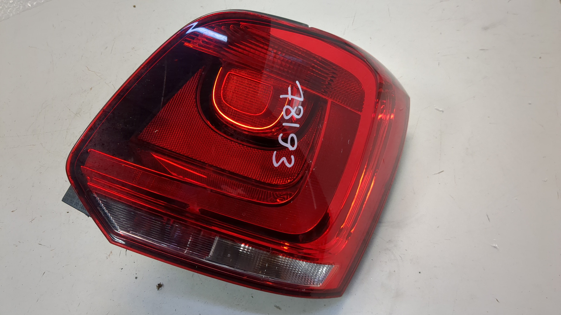 Фонарь задний правый