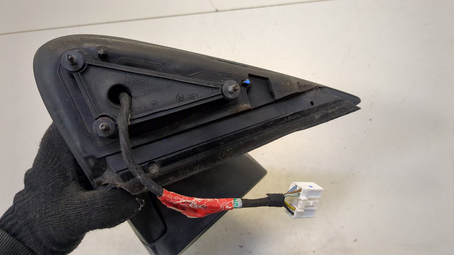 Зеркало правое электрическое