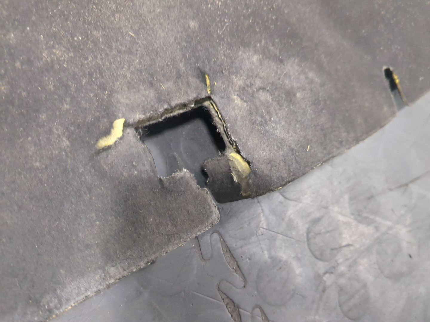 Шумоизоляция капота