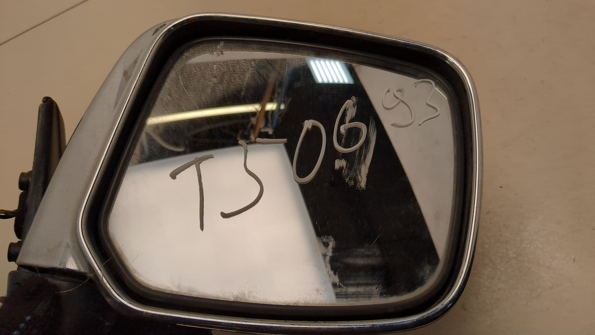 Зеркало правое электрическое