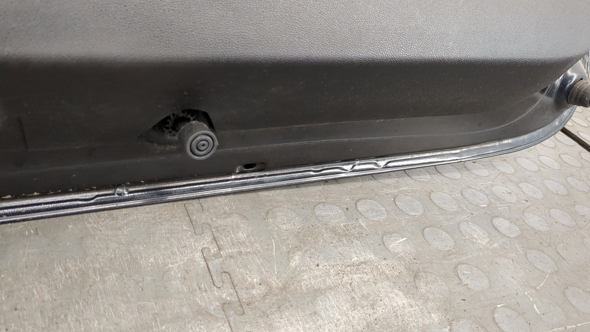 Дверь багажника