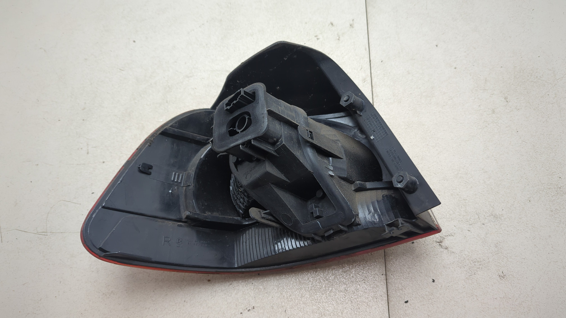 Фонарь задний правый