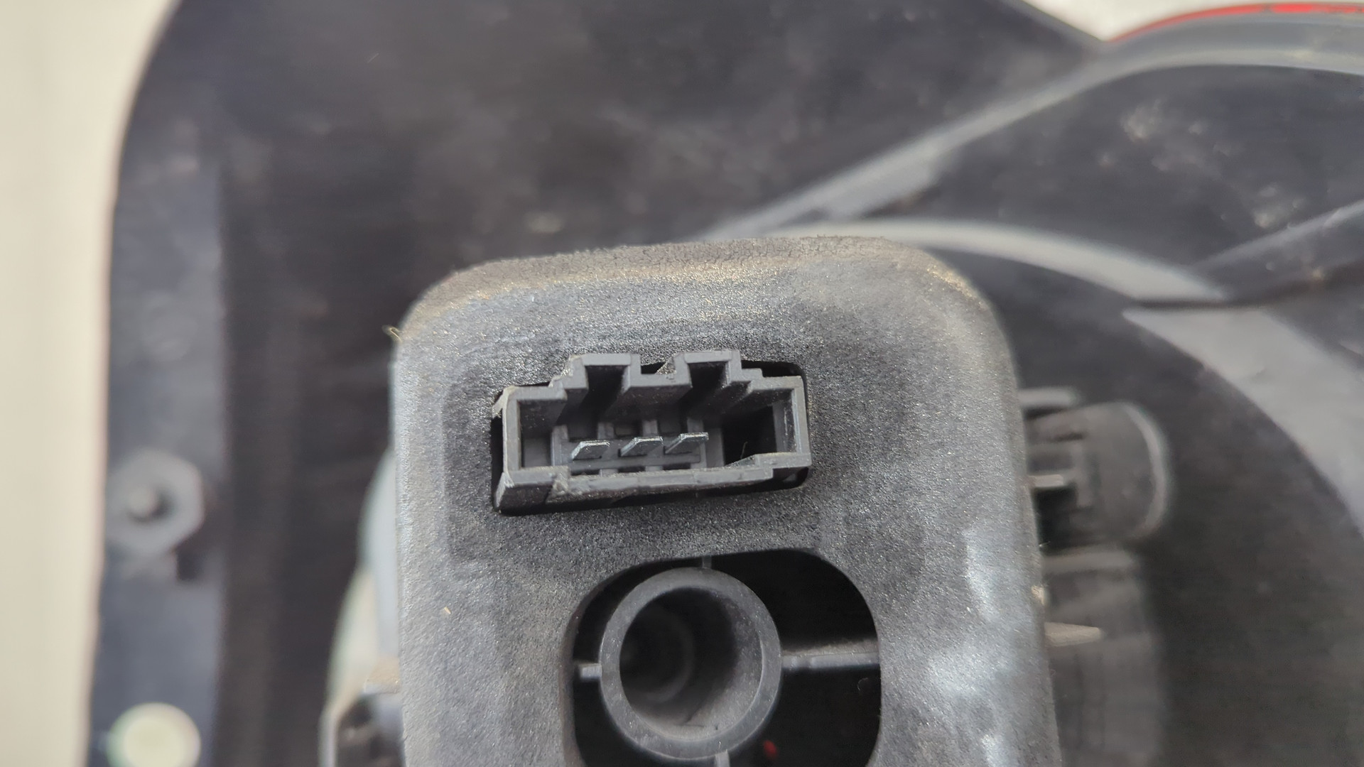 Фонарь задний левый