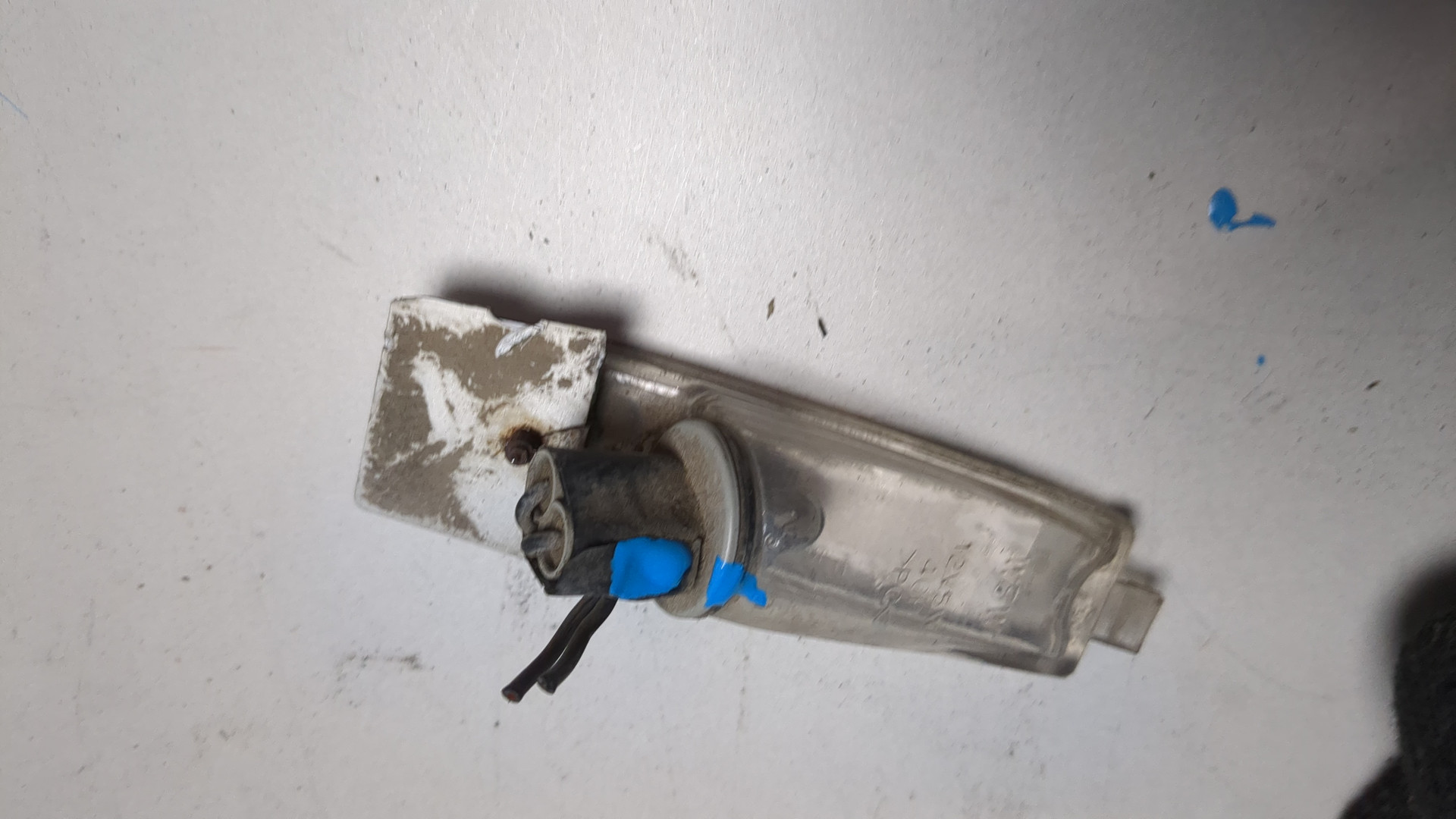 Фонарь подсветки номера