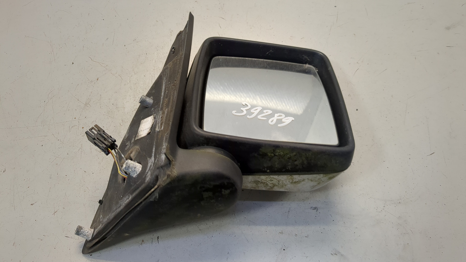 Зеркало правое электрическое