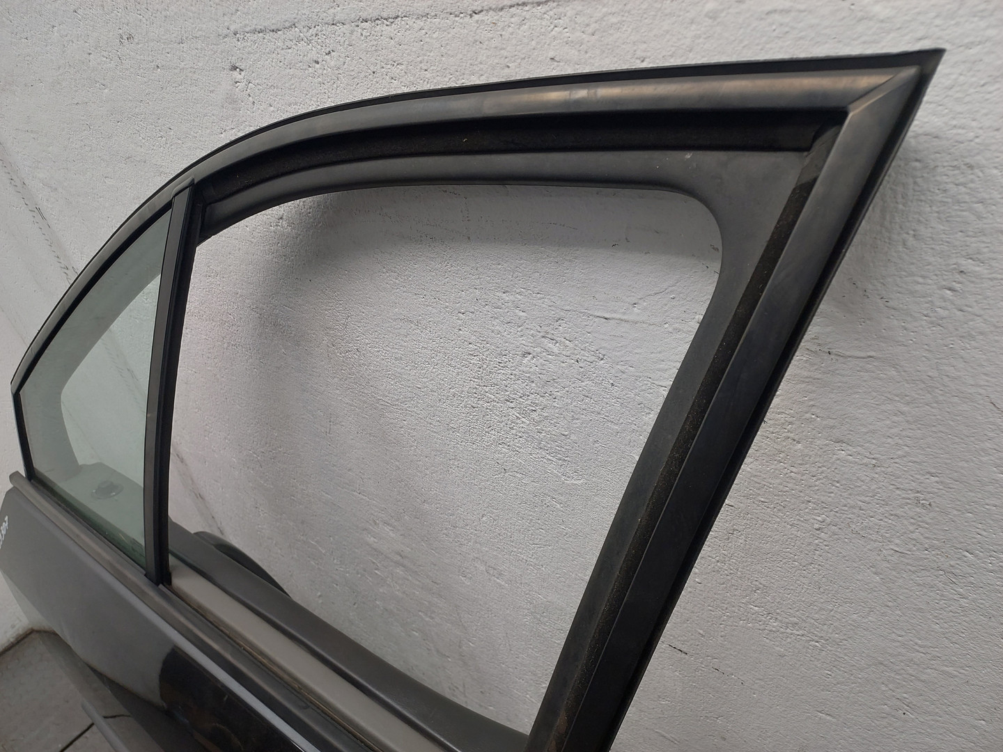 Дверь передняя левая