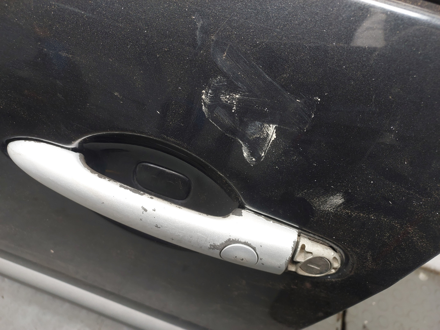 Дверь передняя левая