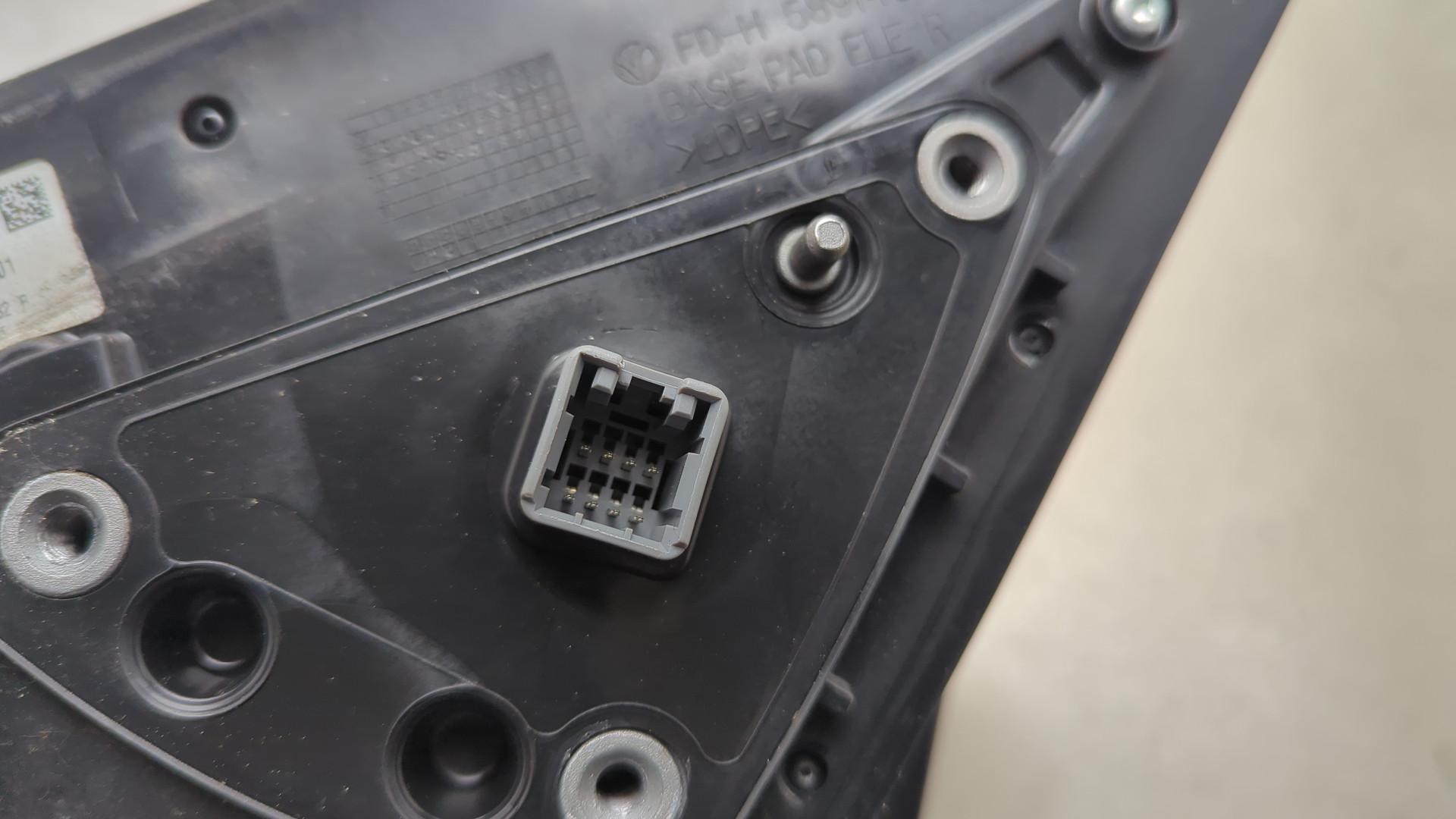 Зеркало правое электрическое