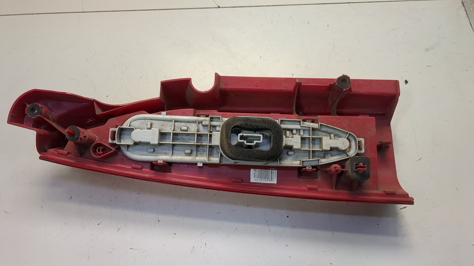 Фонарь задний правый