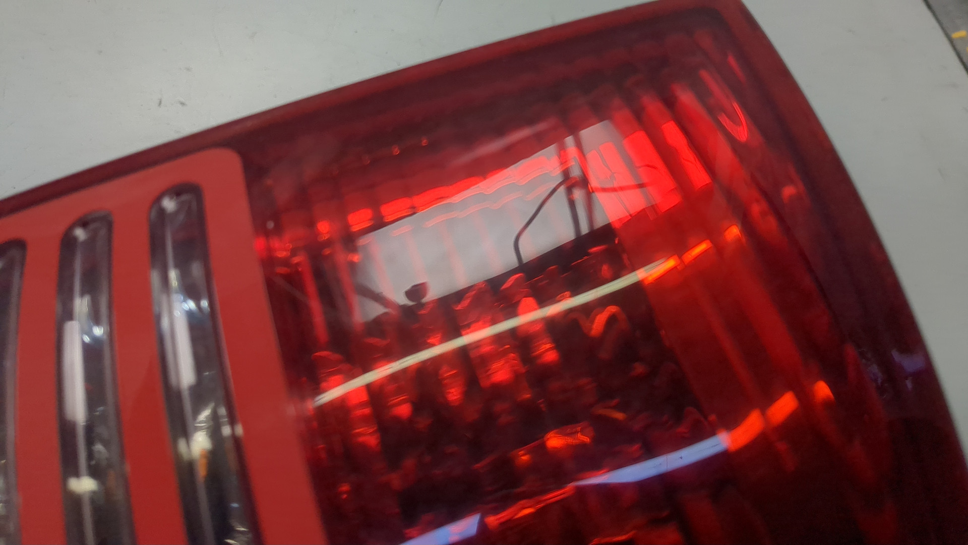 Фонарь задний правый