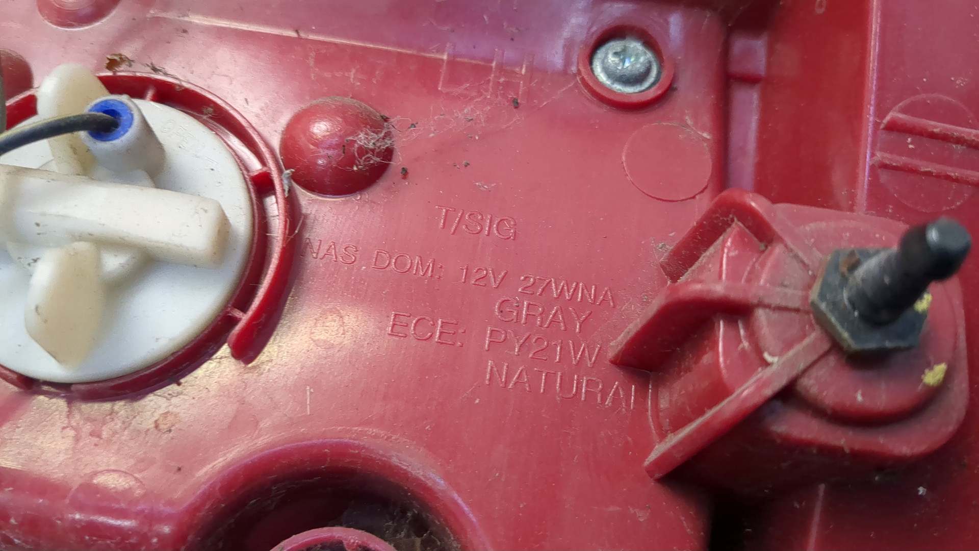 Фонарь задний левый